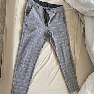 Stylish Men's Gray Checkered Pants